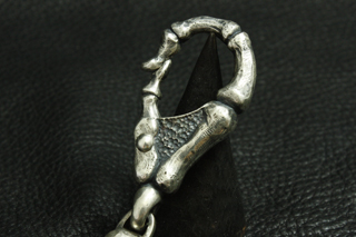Mad Cult - Finger Bone with Madness Hook Large Keyring_2