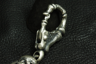 Mad Cult - Finger Bone with Madness Hook Large Keyring_4