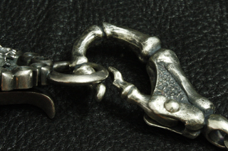 Mad Cult - Finger Bone with Madness Hook Large Keyring_6