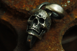 Mad Cult - Madness Skull Pendant_2