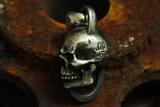 Mad Cult - Madness Skull Pendant_3