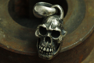 Mad Cult - Olly Skull Pendant_2