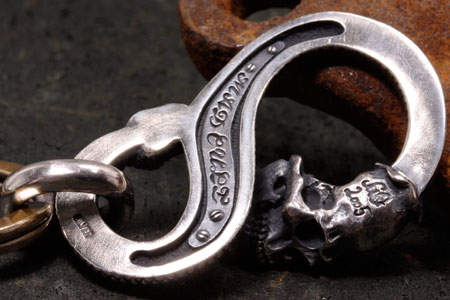 Mad Cult - Parasite Hooker Keyring_5