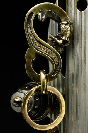 Mad Cult - Taste Hook 7 Brass Keyring_4
