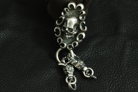 Mad Cult - VICE with finger bone clip_1