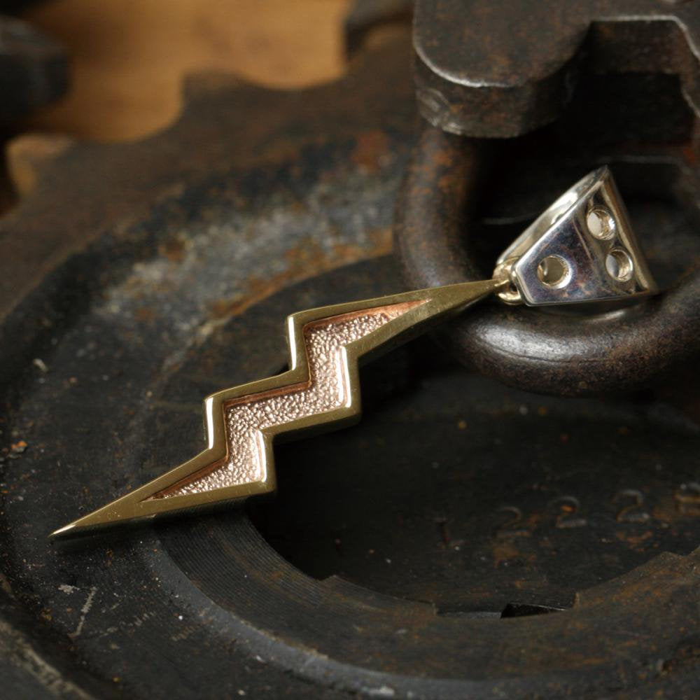 ROAD 10Kt Gold Spark Pendant 4