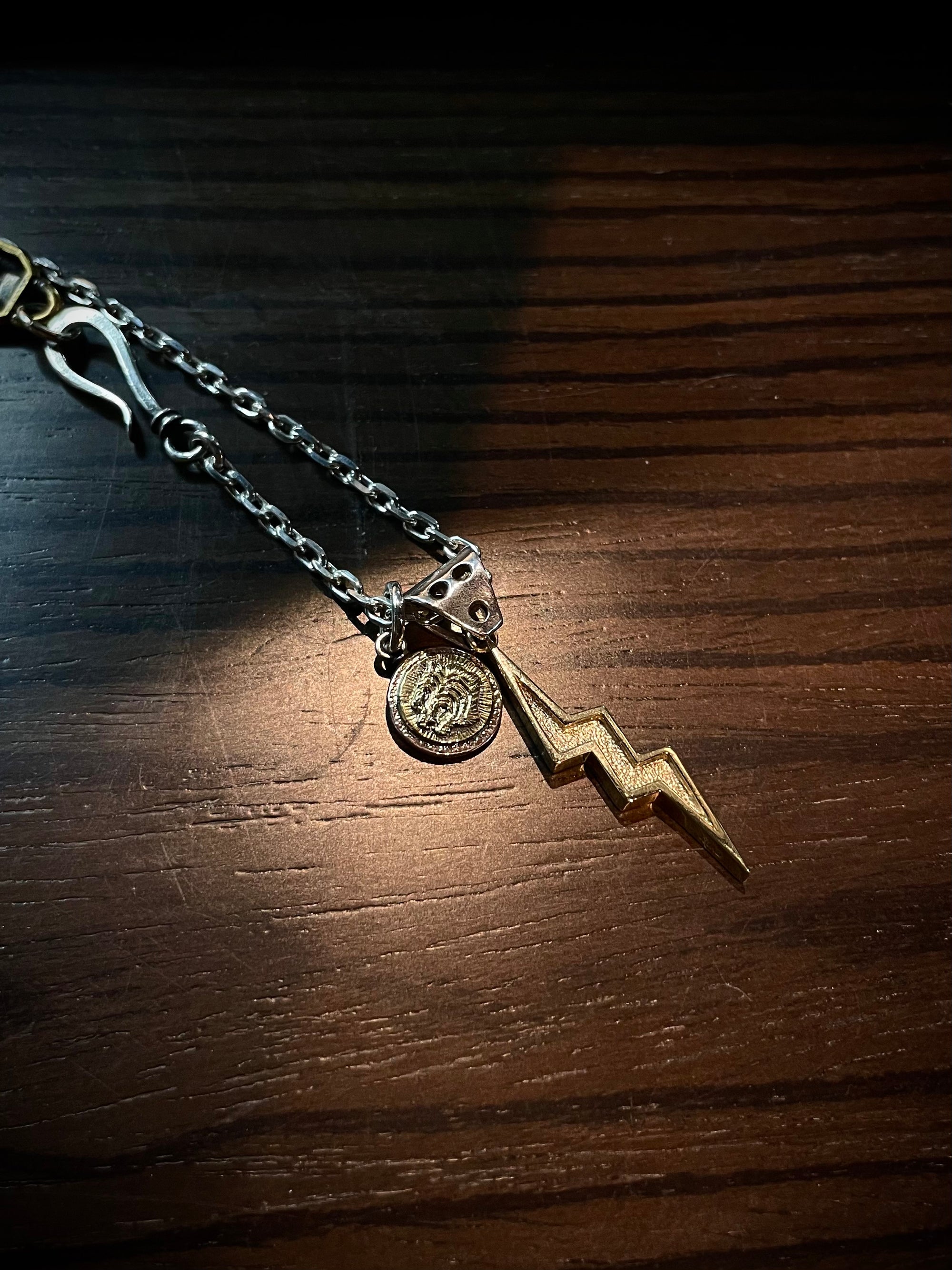 ROAD 18K Gold Tiger Metal Pendant 4
