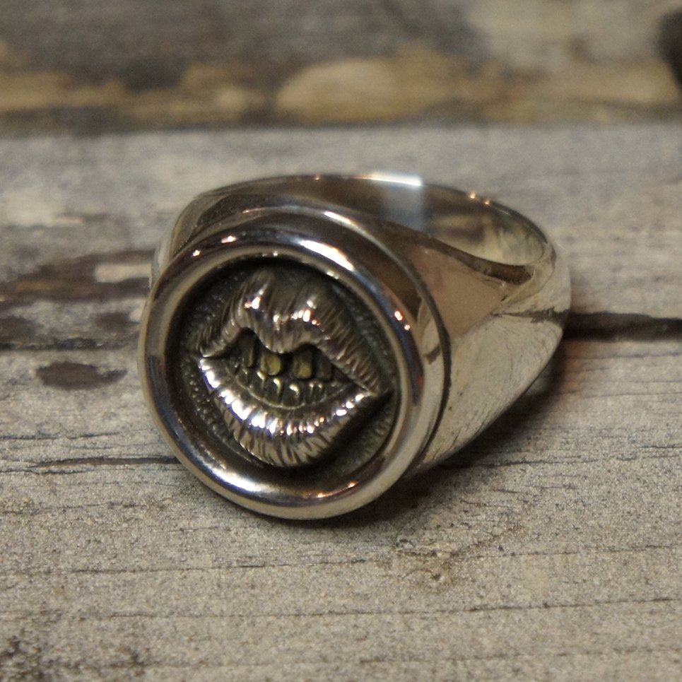 ROAD Fake smile Pride of BlueCollar Ring 1
