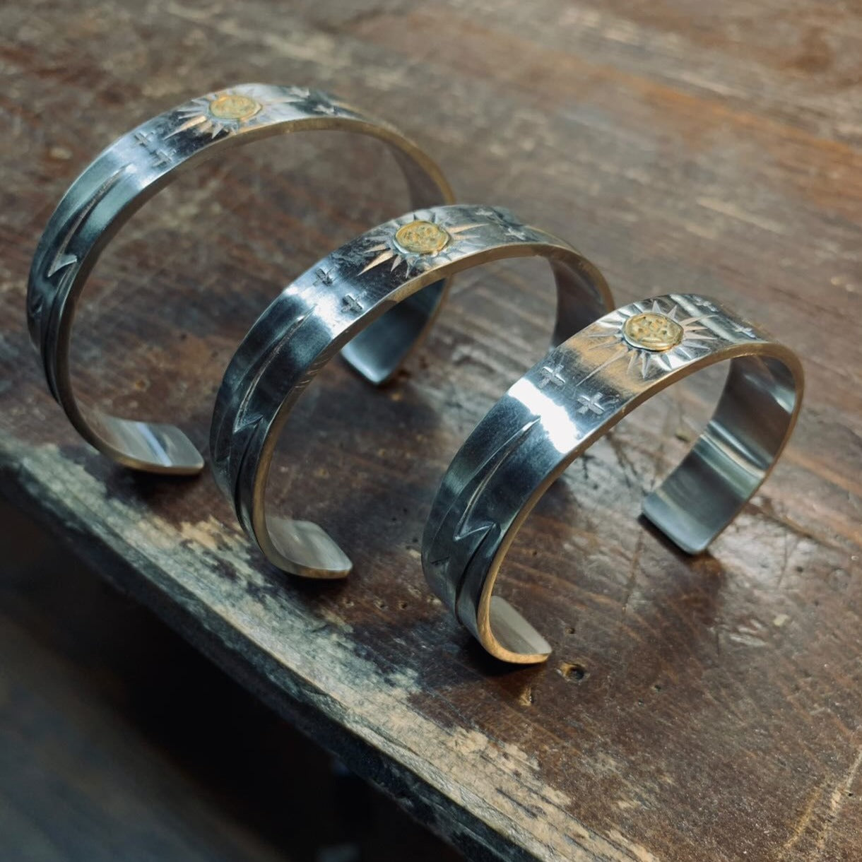 高瀬豪太 Sunshine Studio - 12MM 24K Gold Point Radiation Lightning Bangle_5