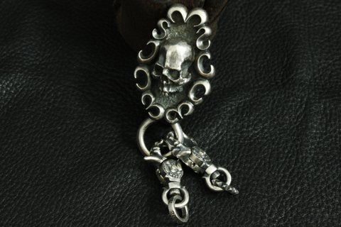 Mad Cult VICE with finger bone clip