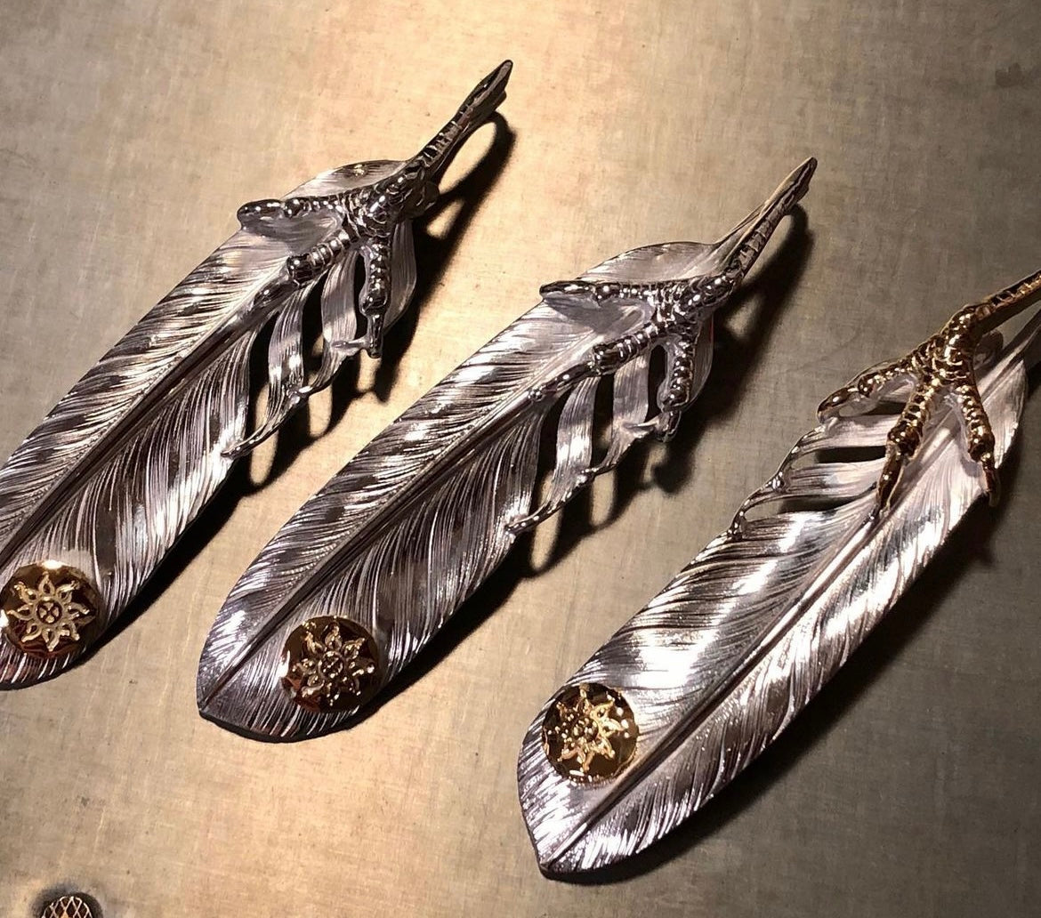 Albatory Silver Claw Gold Point Feather Pendant L