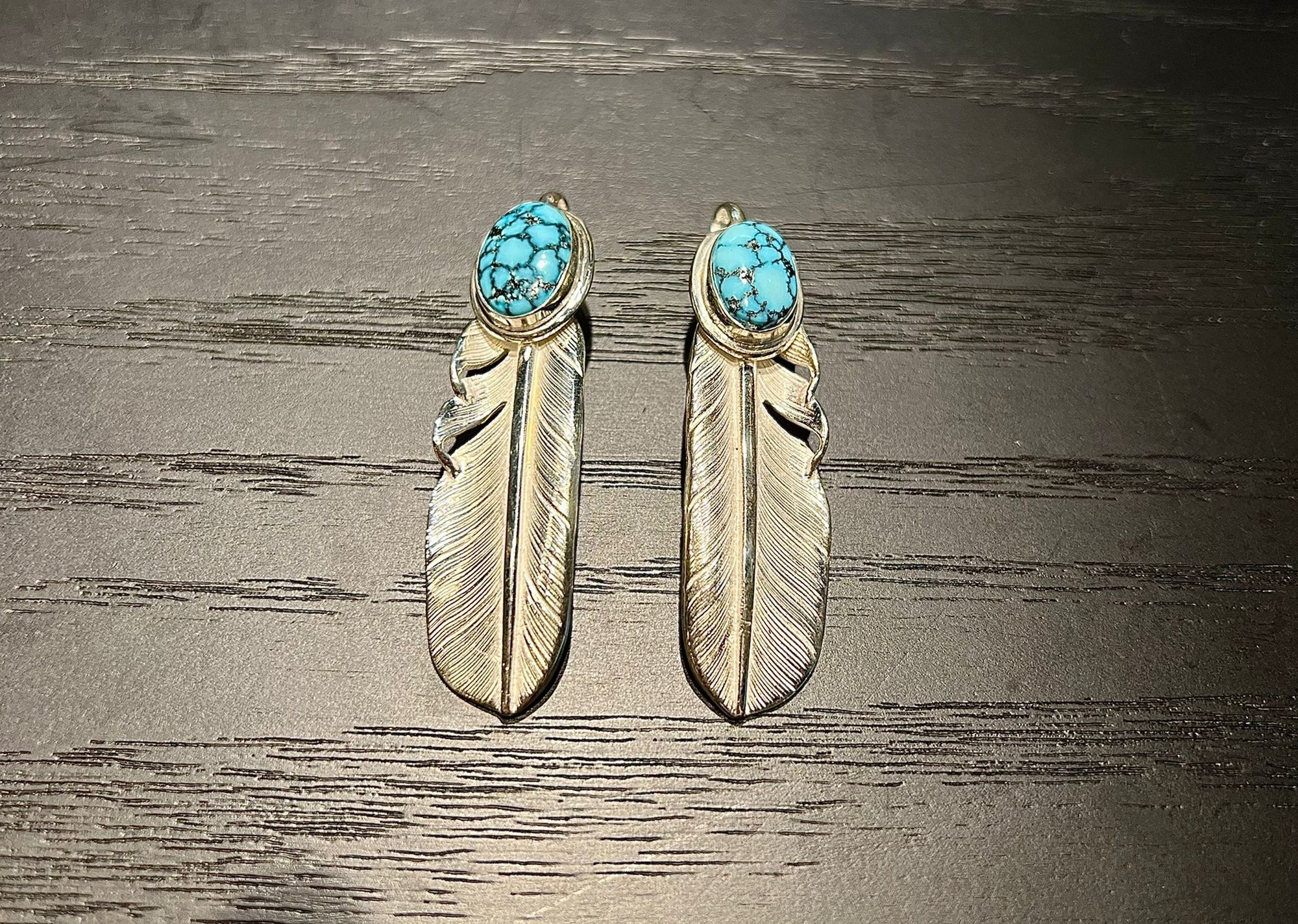 Sunshine Studio Top Turquoise Silver Feather M