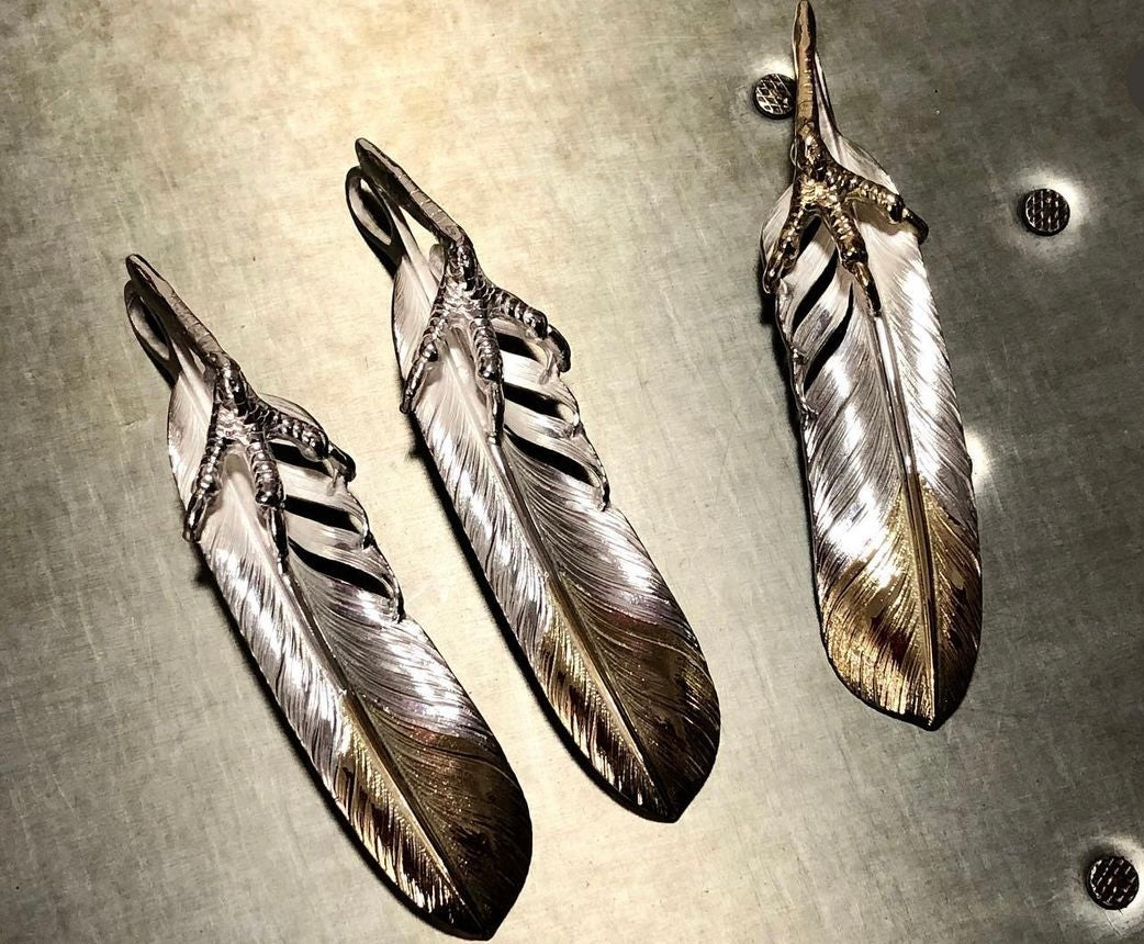 Albatory Silver Claw Tip Gold Feather Pendant L