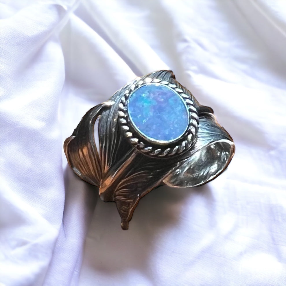 Nine Metal 925 Silver Cup Feather Ring w/ Opal